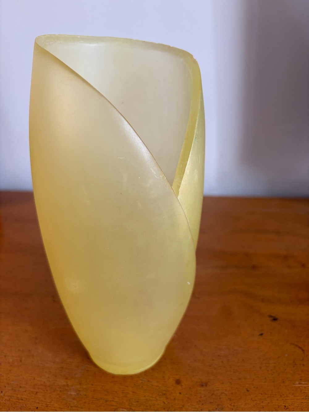 Vintage Hen-Feathers Frosted Yellow Resin Sea Glass Vase 8.5" Tulip Style